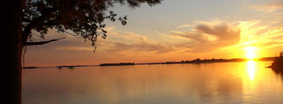 Harmer&#039;s Cottages at sunset